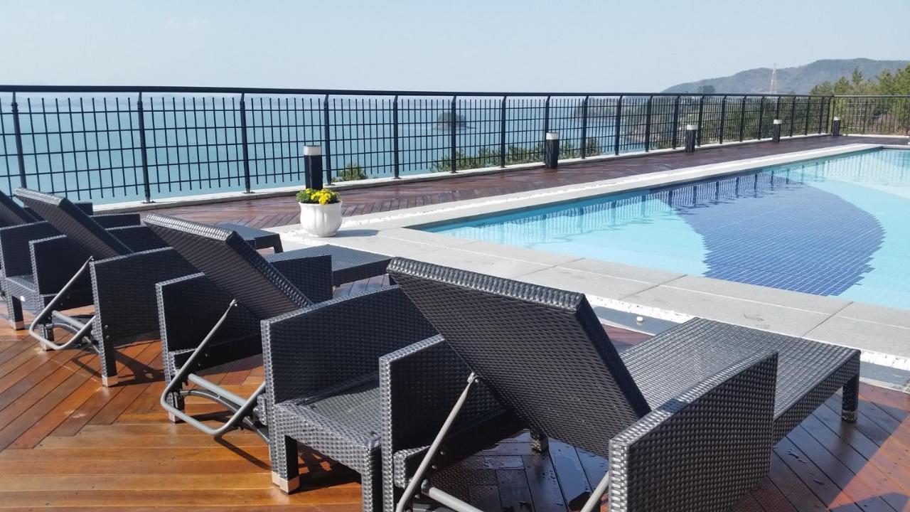 Lapis Hotel Namhae Buitenkant foto
